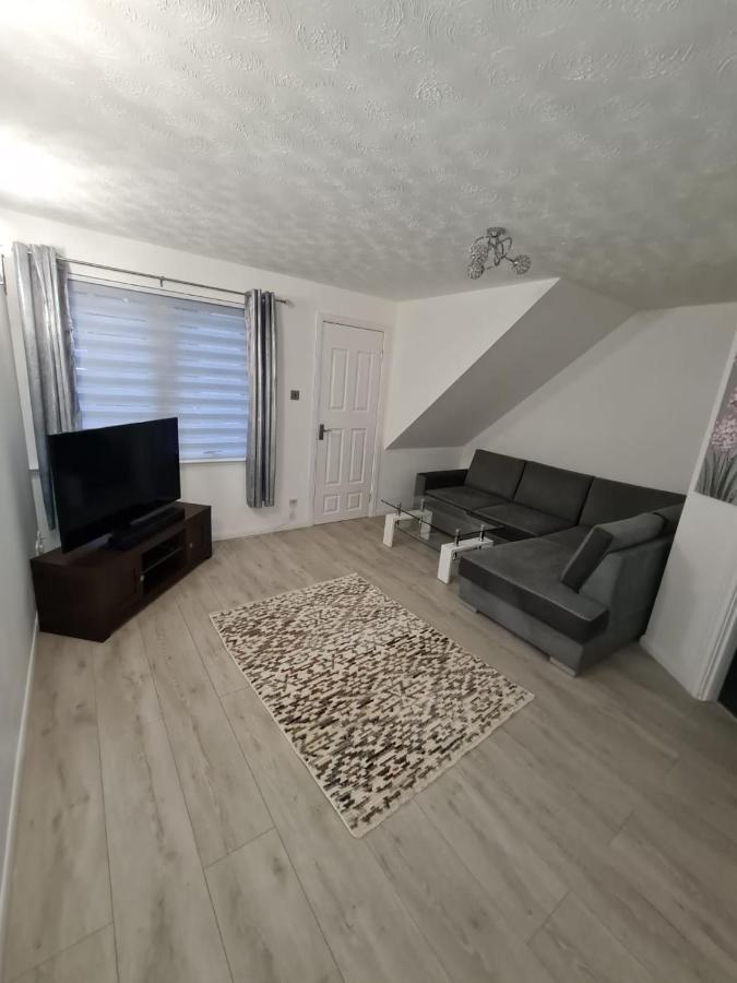 Lovely 2 Bedroom Flat In Nice Inversness Area. Inverness Dış mekan fotoğraf